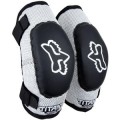 NAŁOKIETNIKI FOX TITAN PEEWEE black silv.jpg