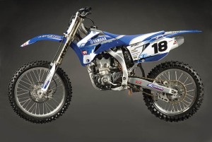ZESTAW NAKLEJEK RETRO 2 ACCELERATOR TEAM KIT YZF 250/450 (03-05)